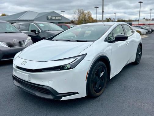2024 Toyota Prius LE