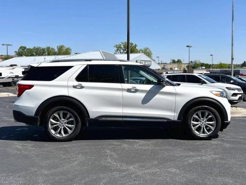 White 2023 Ford Explorer Limited