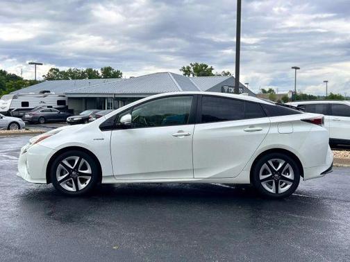 White 2016 Toyota Prius Four
