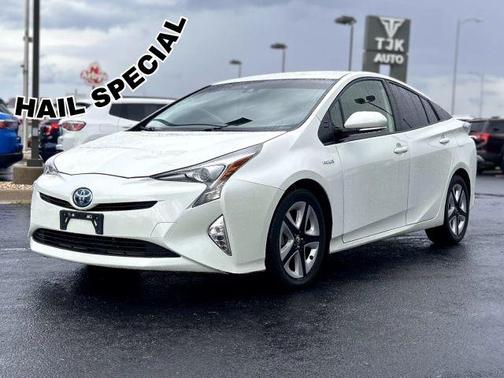 White 2016 Toyota Prius Four