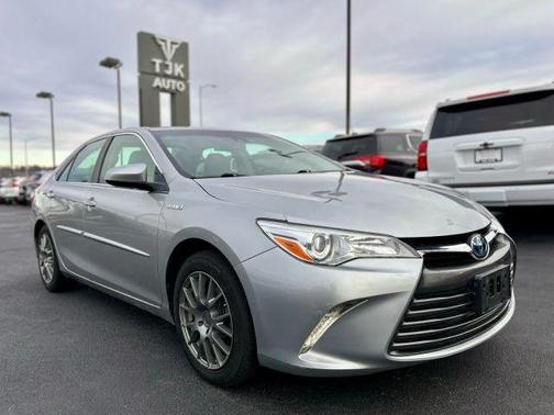 2016 Toyota Camry Hybrid XLE