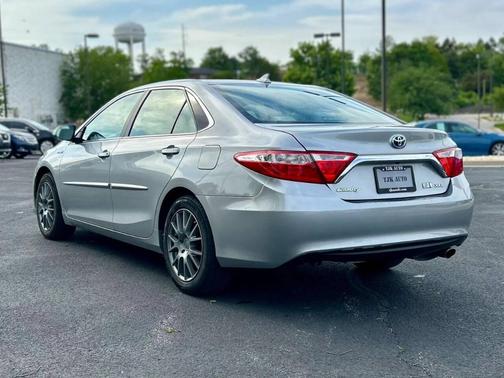 Silver 2016 Toyota Camry Hybrid XLE