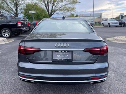 2023 Audi A4 45 S line quattro Premium
