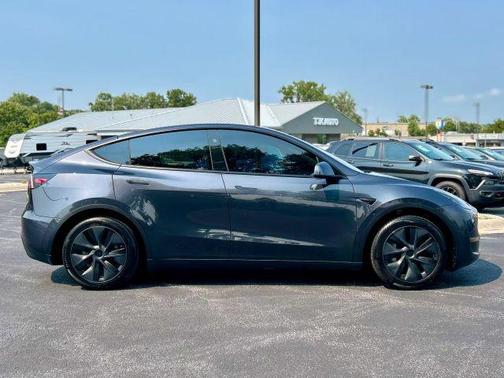Gray 2024 Tesla Model Y Long Range