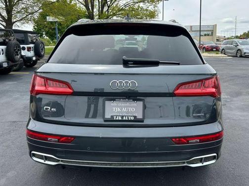 Manhattan Gray Metallic 2020 Audi Q5 e 55 Premium