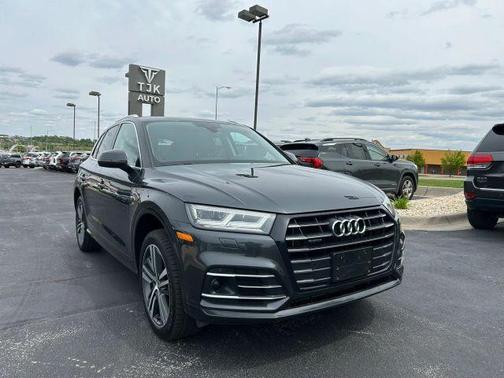 Manhattan Gray Metallic 2020 Audi Q5 e 55 Premium