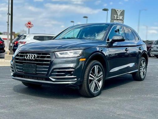 Manhattan Gray Metallic 2020 Audi Q5 e 55 Premium