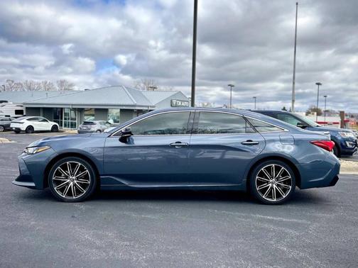 Blue 2020 Toyota Avalon XSE