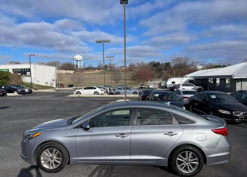 2016 Hyundai SONATA SE