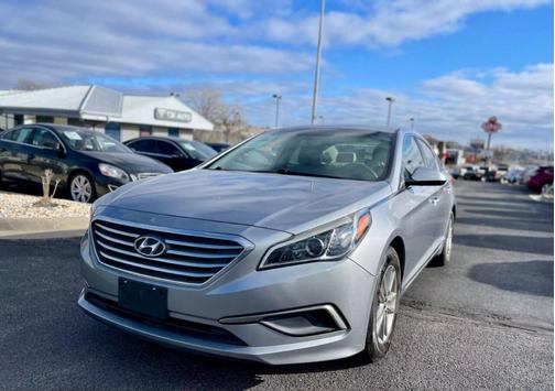 2016 Hyundai SONATA SE