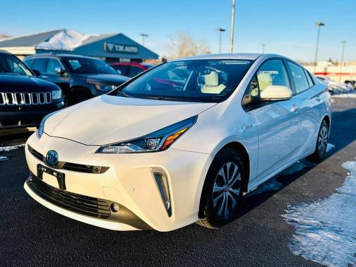 2021 Toyota Prius LE