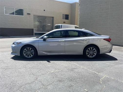 2019 Toyota Avalon XLE