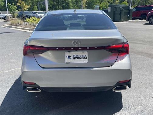 2019 Toyota Avalon XLE
