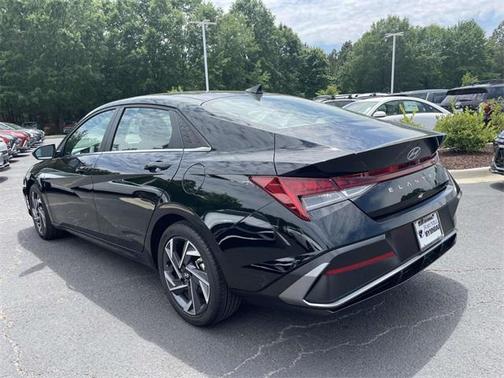 2025 Hyundai ELANTRA SEL