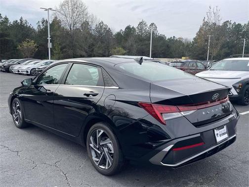 2025 Hyundai ELANTRA SEL
