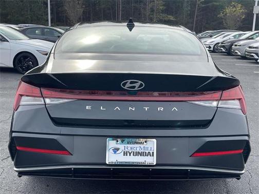 2025 Hyundai ELANTRA SEL