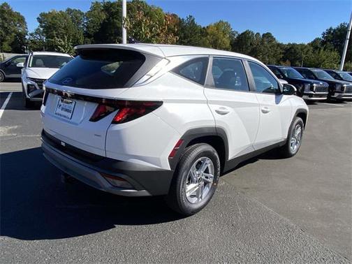 2026 Hyundai TUCSON SE
