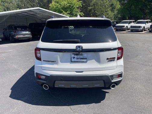 Platinum White Pearl 2024 Honda Passport AWD TrailSport