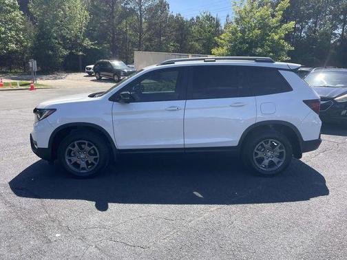 Platinum White Pearl 2024 Honda Passport AWD TrailSport