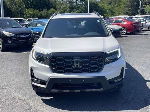 Platinum White Pearl 2024 Honda Passport AWD TrailSport