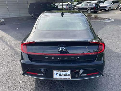 Phantom Black 2022 Hyundai SONATA SE