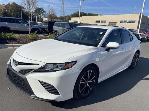 2018 Toyota Camry SE