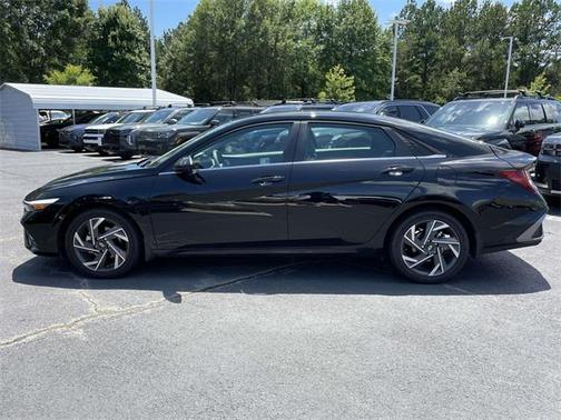 2025 Hyundai ELANTRA SEL