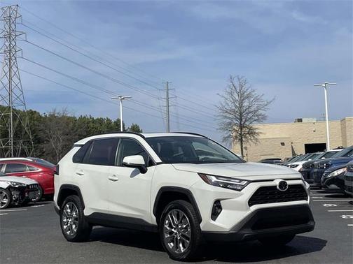 2022 Toyota RAV4 XLE Premium