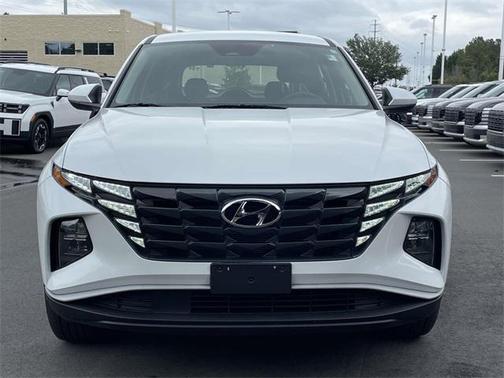 2022 Hyundai TUCSON SE