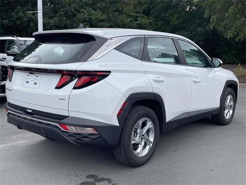 2022 Hyundai TUCSON SE