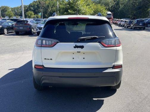 Pearl White Pearlcoat 2019 Jeep Cherokee Latitude Plus