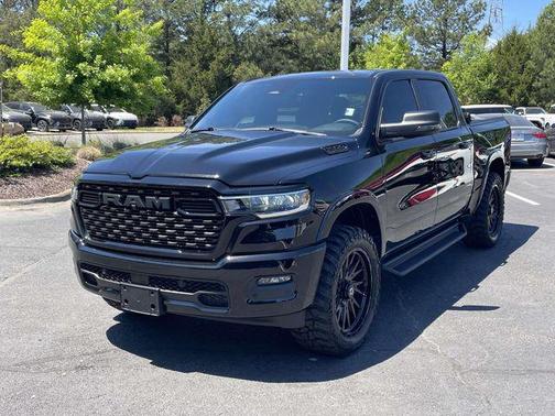 Diamond Black Crystal Pearlcoat 2025 RAM 1500 Big Horn/Lone Star
