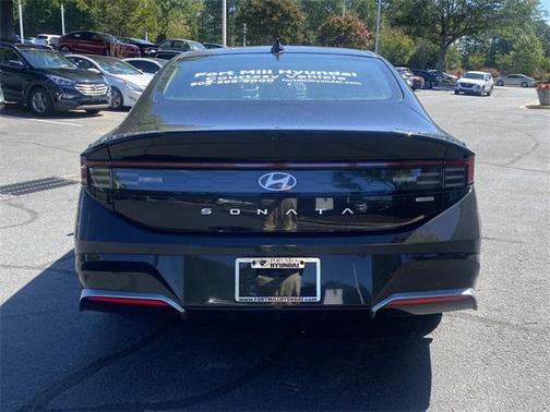 2025 Hyundai SONATA Hybrid SE