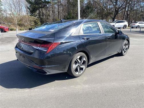 2022 Hyundai ELANTRA Limited