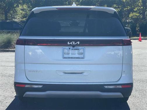 2023 Kia Carnival LX