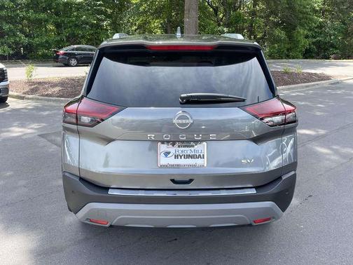 Gun Metallic 2022 Nissan Rogue SV