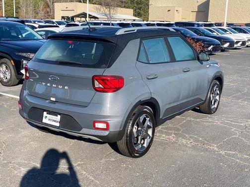 Ecotronic Gray w/Black Roof 2026 Hyundai VENUE SEL w/Two-Tone Roof