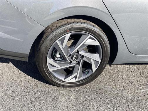 2025 Hyundai ELANTRA HEV SEL Sport