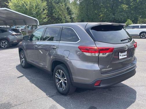 Predawn Gray Mica 2019 Toyota Highlander LE I4