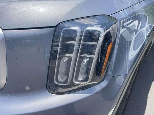 Everlasting Silver 2023 Kia Telluride SX