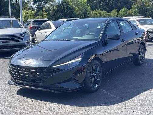 2022 Hyundai ELANTRA SEL