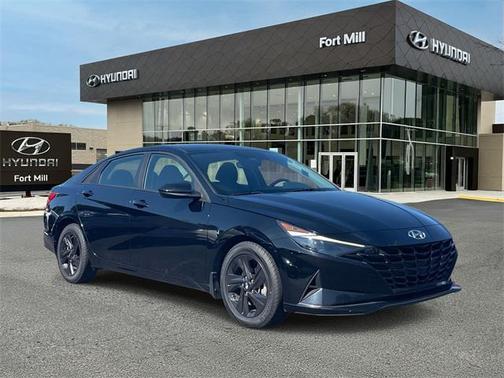2022 Hyundai ELANTRA SEL