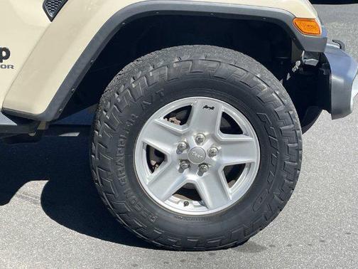 Gobi Clearcoat 2020 Jeep Gladiator Sport S