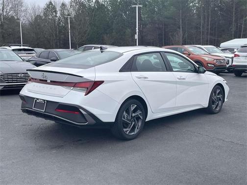 2025 Hyundai ELANTRA Sport