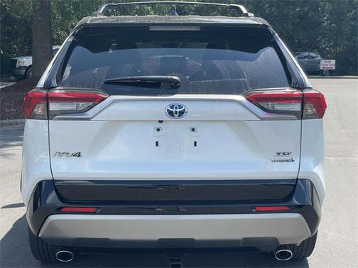 2023 Toyota RAV4 Hybrid SE