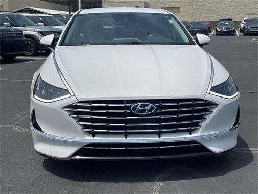 2022 Hyundai SONATA Hybrid SE