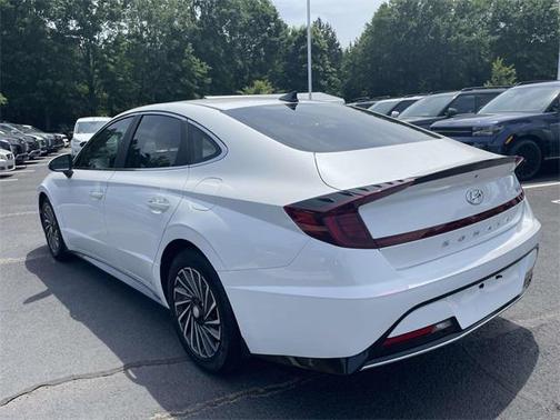 2022 Hyundai SONATA Hybrid SE