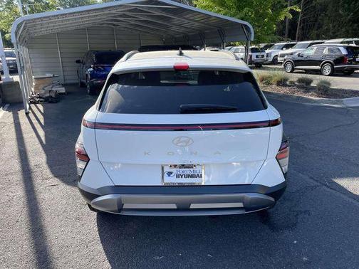 Atlas White 2026 Hyundai KONA SEL Premium