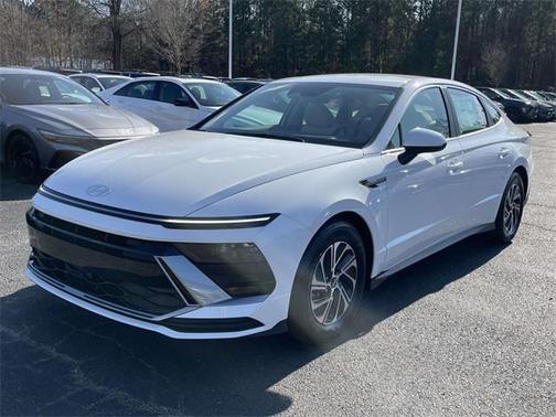 2026 Hyundai SONATA Hybrid Base