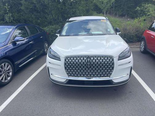 Pristine White Metallic Tri-Coat 2023 Lincoln Corsair Standard